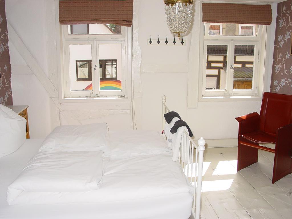 Robert'S Bed & Breakfast Helmarshausen Exterior foto