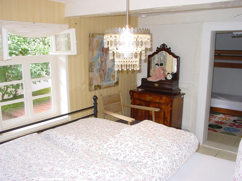 Robert'S Bed & Breakfast Helmarshausen Exterior foto
